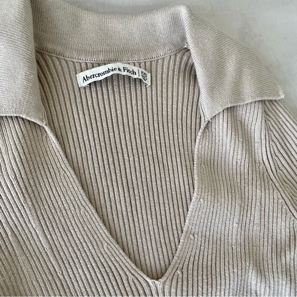 Elevated Ribbed Knit Polo - Picture 3 of 5